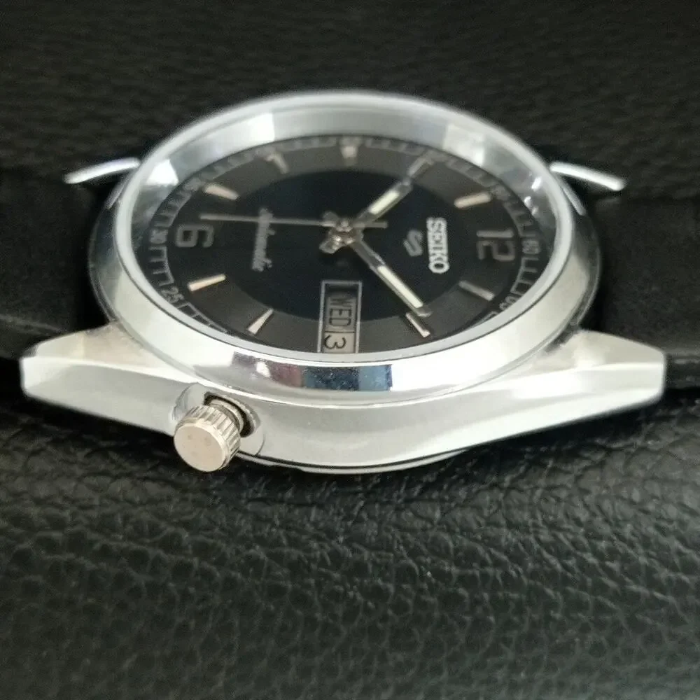 Vintage 1970 Seiko Automatic Mens Silver Watch W/daydate & Silver accents